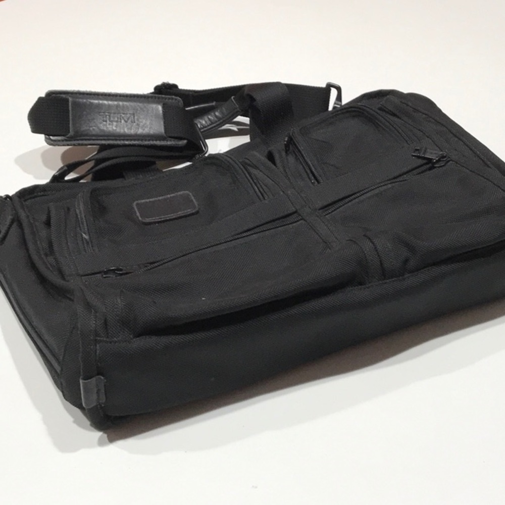 🍏🍏🍏 Authentic Tumi Expandable Organizer Bag